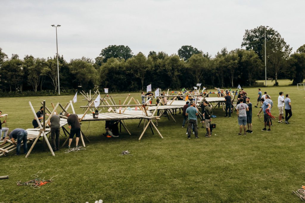 Conout - Holzbrückenbau als Team-Event